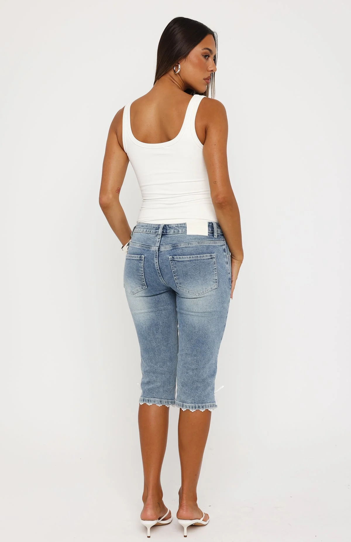Latisha Low Rise Capri Jeans Vintage Light Blue - Image 4