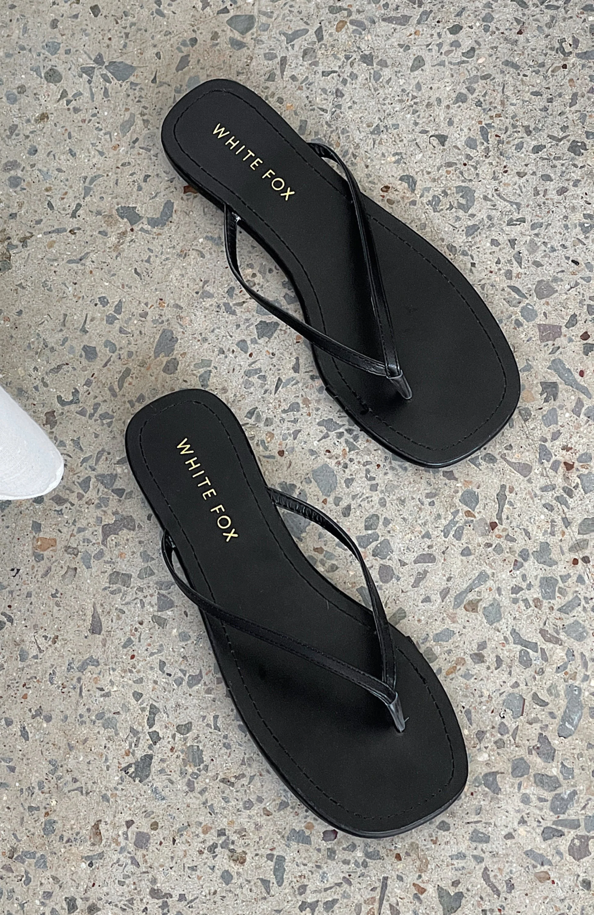 Roma Thong Sandals Black - Image 4