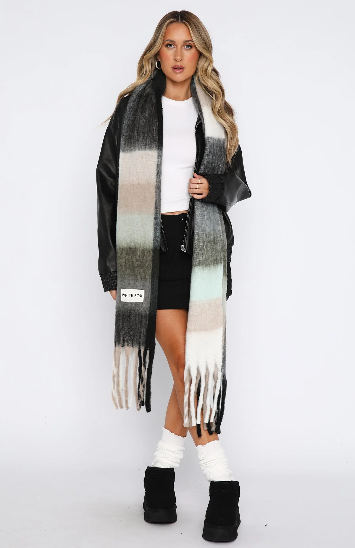 Winter Warmth Oversized Scarf Teal - Image 3
